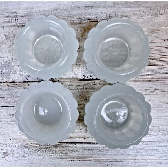 Vintage 1980s Frosted Glass Scalloped Mini Bowls Salt Cellars Candle Holders Set - Picture 3 of 6